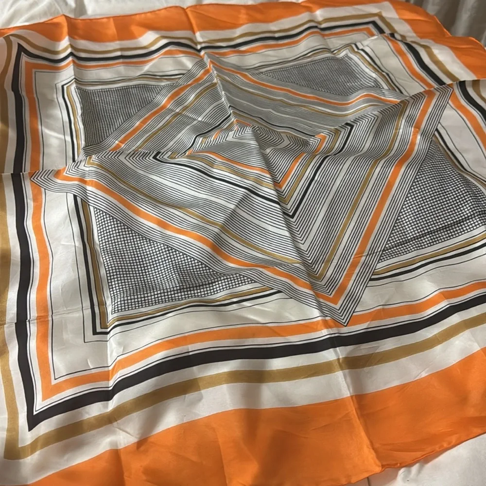 CD CHRISTIAN DIOR silk scarf medium size
